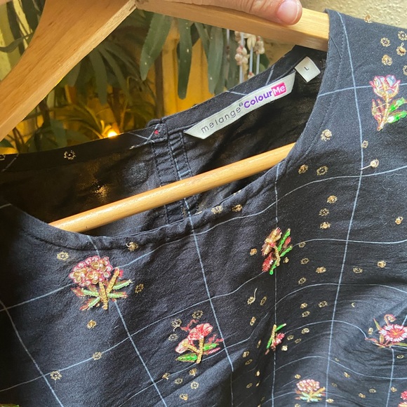 Melange Tops. Size- L - Picture 10 of 10